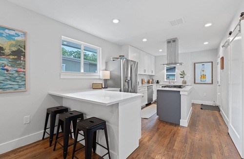 South Manchaca House | 3BR Oasis Near SoCo - Pool - BBQ - Mins to DT ATX