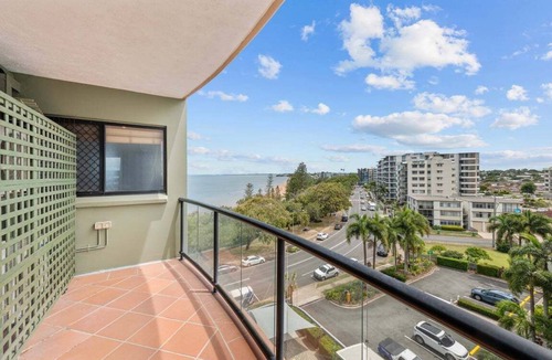 Redcliffe Apartment | 3BR Oceanfront Escape – Steps to Beach & Shops