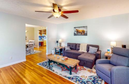 Danielsville House | 3BR on Sprawling Acreage with Magnificent Views