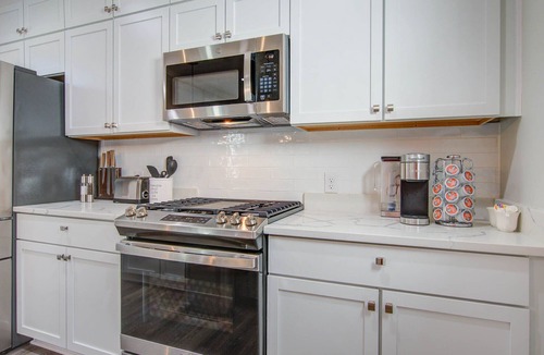 North Charleston House | 3BR Park Circle House – Walk to Dining~Bars~Play
