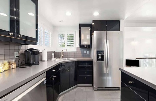 Downtown Los Angeles Condo | 3BR Penthouse with Ensuites Near Dodger Stadium