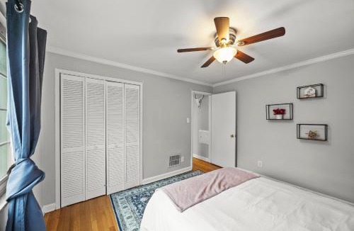 Franklin Park Apartment | 3BR Perfect for Work and Getaways