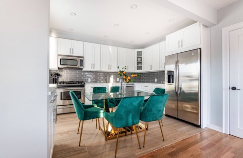 Southeast Yonkers House | 3BR Prime Luxury near NYC w Arcade Room