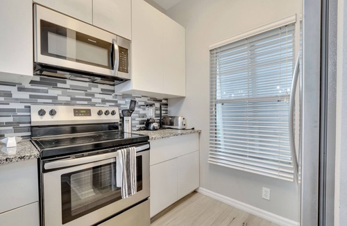 Sunset Lakes House | 3BR Private Pool/7 Mins Disney