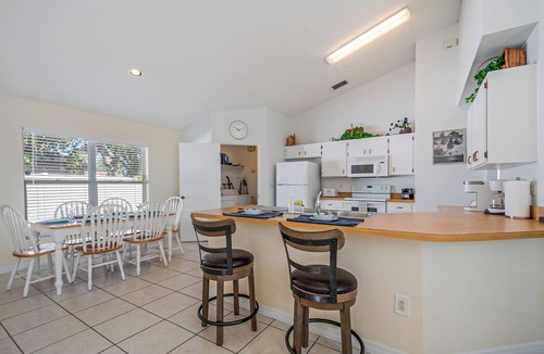 Lindfields House | 3BR | Private Pool | Near Disney | Inexpensive