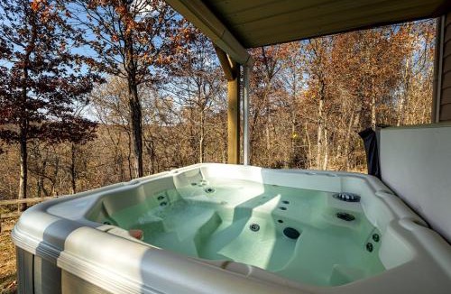Carbondale House | 3BR Ridge Home Hot Tub, Firepit & Valley Views