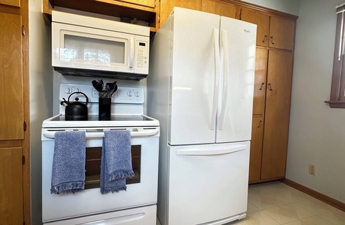 Rockford House | 3BR Rockford Getaway w/Game Room-Prime Location Near Everything