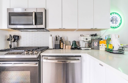 Fairmount Park House | 3BR | Rooftop | West Seattle | Sophari Home B