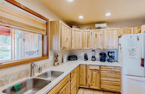 Garden Valley Cabin | 3BR Rustic Cabin w/2 Decks & Hot Tub