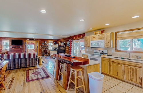 Garden Valley Cabin | 3BR Rustic Cabin w/2 Decks & Hot Tub