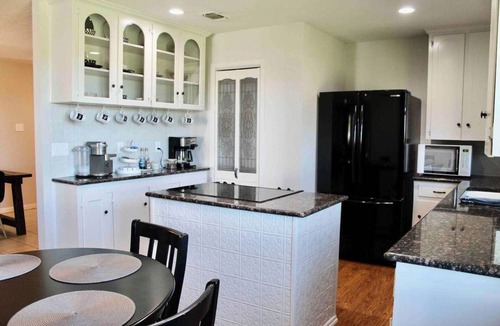 Myra House | 3BR Saint Jo Texas Wine Retreat
