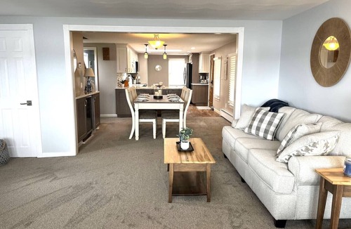 Mannsville House | 3BR Sandy Pond LAKE HOUSE | Dock | Fire Pit | Pets