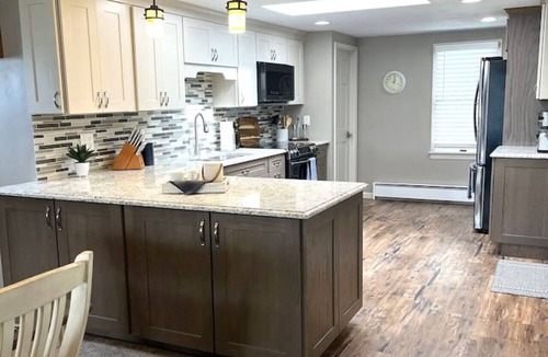 Mannsville House | 3BR Sandy Pond LAKE HOUSE | Dock | Fire Pit | Pets