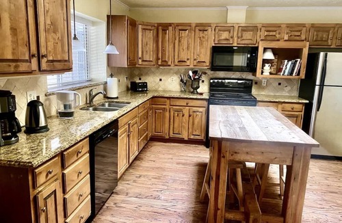 Amarillo House | 3BR Sleep 6 Family Home Firepit Amarillo+Hospital