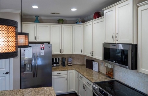 Southwest Raleigh House | 3BR Sleeps 10 w/King Beds, Artful Design & Central
