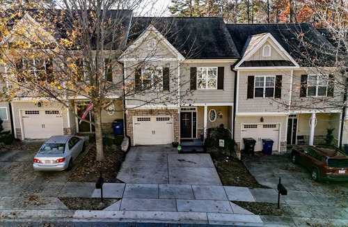 Southwest Raleigh House | 3BR Sleeps 10 w/King Beds, Artful Design & Central