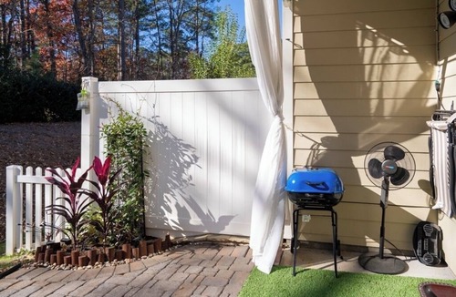 Southwest Raleigh House | 3BR Sleeps 10 w/King Beds, Artful Design & Central