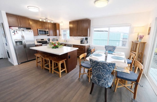 Ocean View House | 3BR Sleeps 11, Ocean Views, near Volcano and South Point