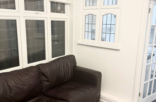 Gooshays House | 3BR-Sleeps6-Parking-ClosetoCity