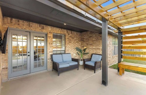 Killeen House | 3BR Smart Home w/Alexa + Backyard Retreat