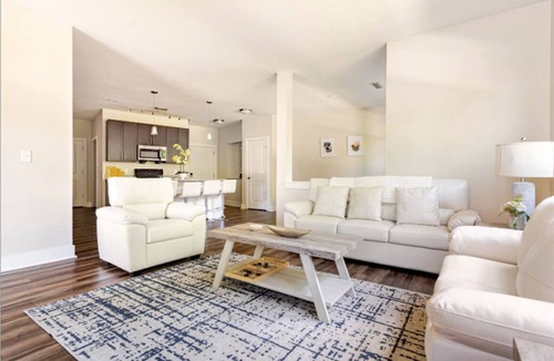 Indianapolis Apartment | 3BR Solana Riverside 109 Resort Amenities Gym Pool Dock