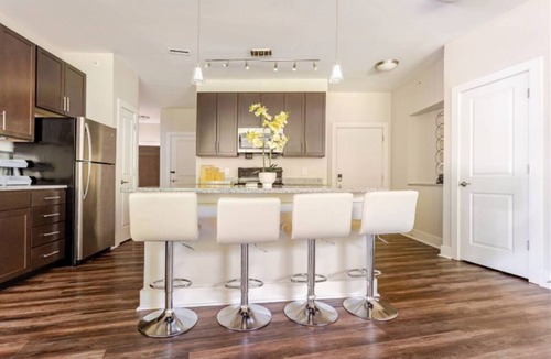 Indianapolis Apartment | 3BR Solana Riverside 109 Resort Amenities Gym Pool Dock