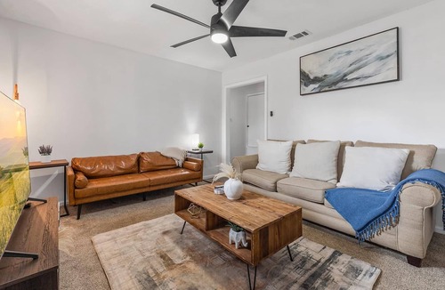 Sherwood House | 3BR Stylish Home