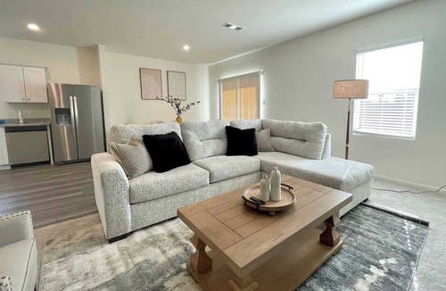 Edgecliff Village House | 3BR Stylish Haven｜Garage Access｜Perfect for Families｜Patio｜Wifi #42036