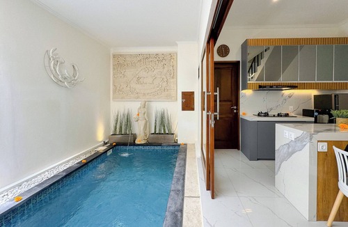 Denpasar Barat Villa | 3BR - Stylish Private Villla in Seminyak Area