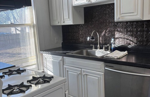 Terre Haute House | 3BR suite w/office close ISU, The Mill, and the Downtown Area
