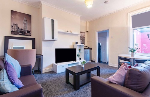 Westoe Apartment | 3BR Terraced Near S. Shields