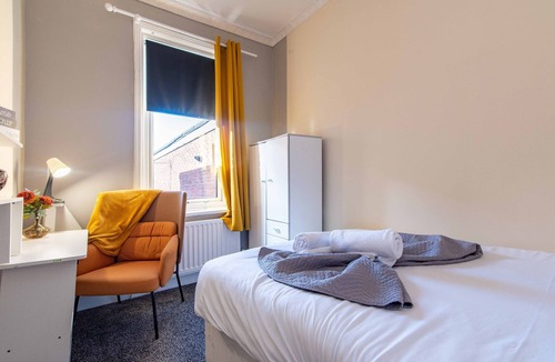 Westoe Apartment | 3BR Terraced Near S. Shields