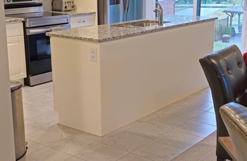Midland House | 3BR Townhome, Georgian Bay, Free Parking