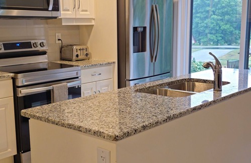 Midland House | 3BR Townhome, Georgian Bay, Free Parking