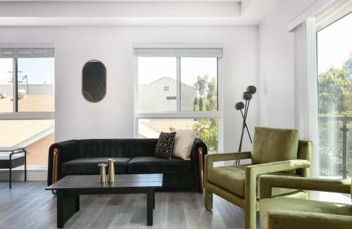 Mid City House | 3BR Urban Retreat with Modern Amenities