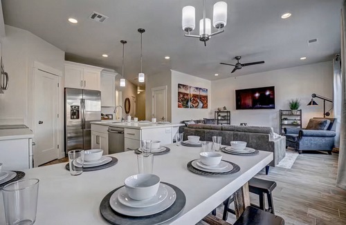Washington House | 3BR Vida Sol Townhome | Private Hot Tub, Fire Pit & Pool Access