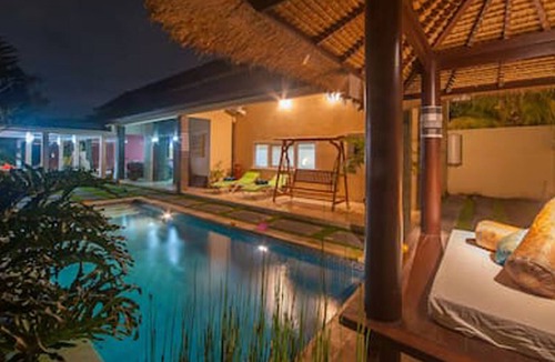 Melayang Villa | 3BR Villa Damai with Pool & Rice Field