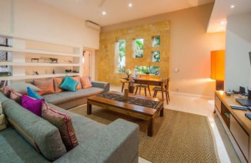 Melayang Villa | 3BR Villa Damai with Pool & Rice Field