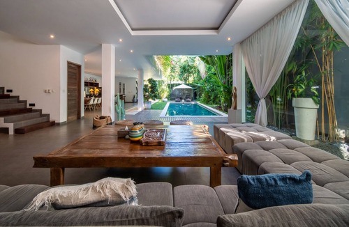 Dyanapura Villa | 3BR Villa in Seminyak | Walking distance to Beach