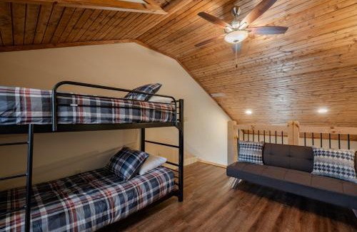 Branson House | 3BR WALK-IN with Loft - Pool - Lake Access - FREE TICKETS INCLUDED - RH230B