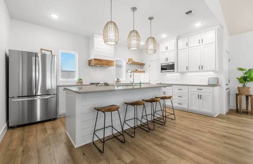 Port Aransas House | 3BR, Walk to Beach, Pool Access | Mustang Royale