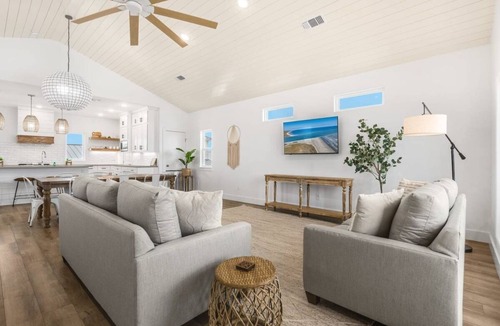 Port Aransas House | 3BR, Walk to Beach, Pool Access | Mustang Royale