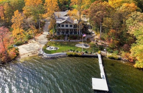 Salem House | 3BR Waterfront Adirondack styled Guest suite