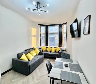 North West Apartment | 3BR West End Flat w Free Parking