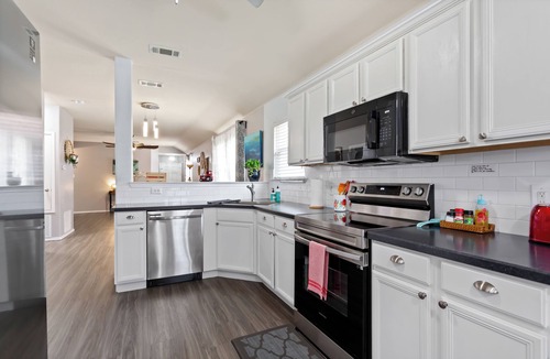 Denton House | 3BR2BA 1-Story 2Car-G 1 Mile To MedicalCity/BSW Heart/Presbyterian/Shopping/UNT