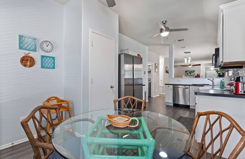 Denton House | 3BR2BA 1-Story 2Car-G 1 Mile To MedicalCity/BSW Heart/Presbyterian/Shopping/UNT