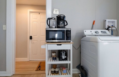 Winter Hill Apartment | 3BR2BATH 12G Home in Somerville