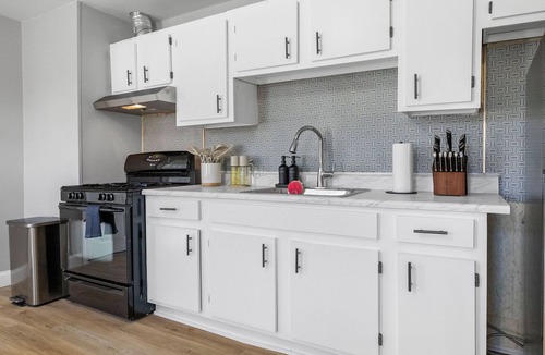 Winter Hill Apartment | 3BR2BATH 12G Home in Somerville