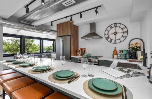 Somerville Apartment | 3BR3Bth Penthouse 2 Parking Spaces/TD/MIT/Harvard