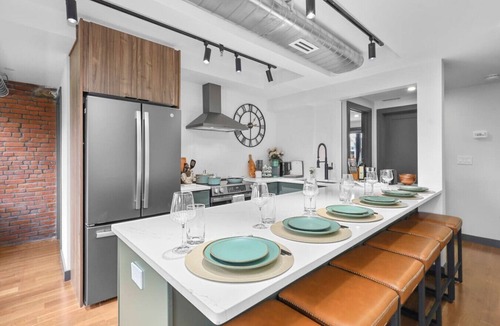 Somerville Apartment | 3BR3Bth Penthouse 2 Parking Spaces/TD/MIT/Harvard